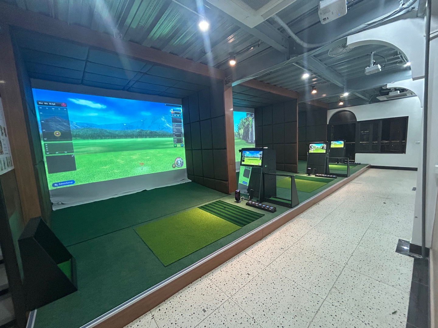 Bravo Golf Simulator with Bravo Spin Launch Monitor  